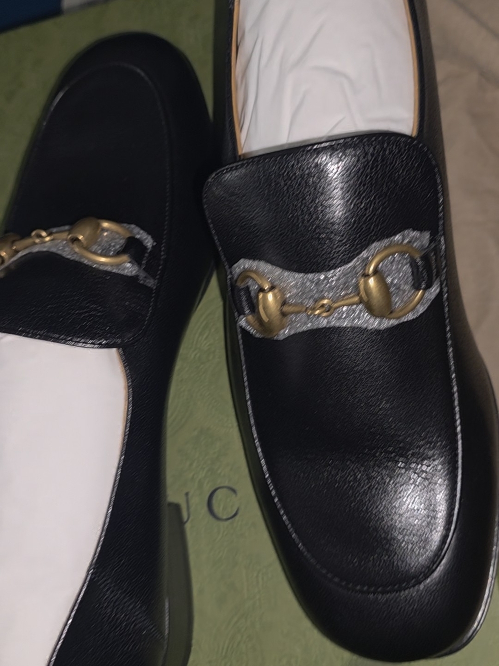 Authentic Gucci Women’s Black Leather Horsebit Loafers/Size 39.